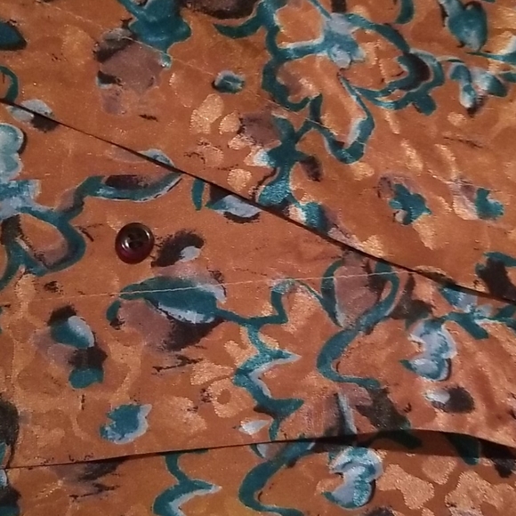 Women's Blouse - Picture 3 of 3